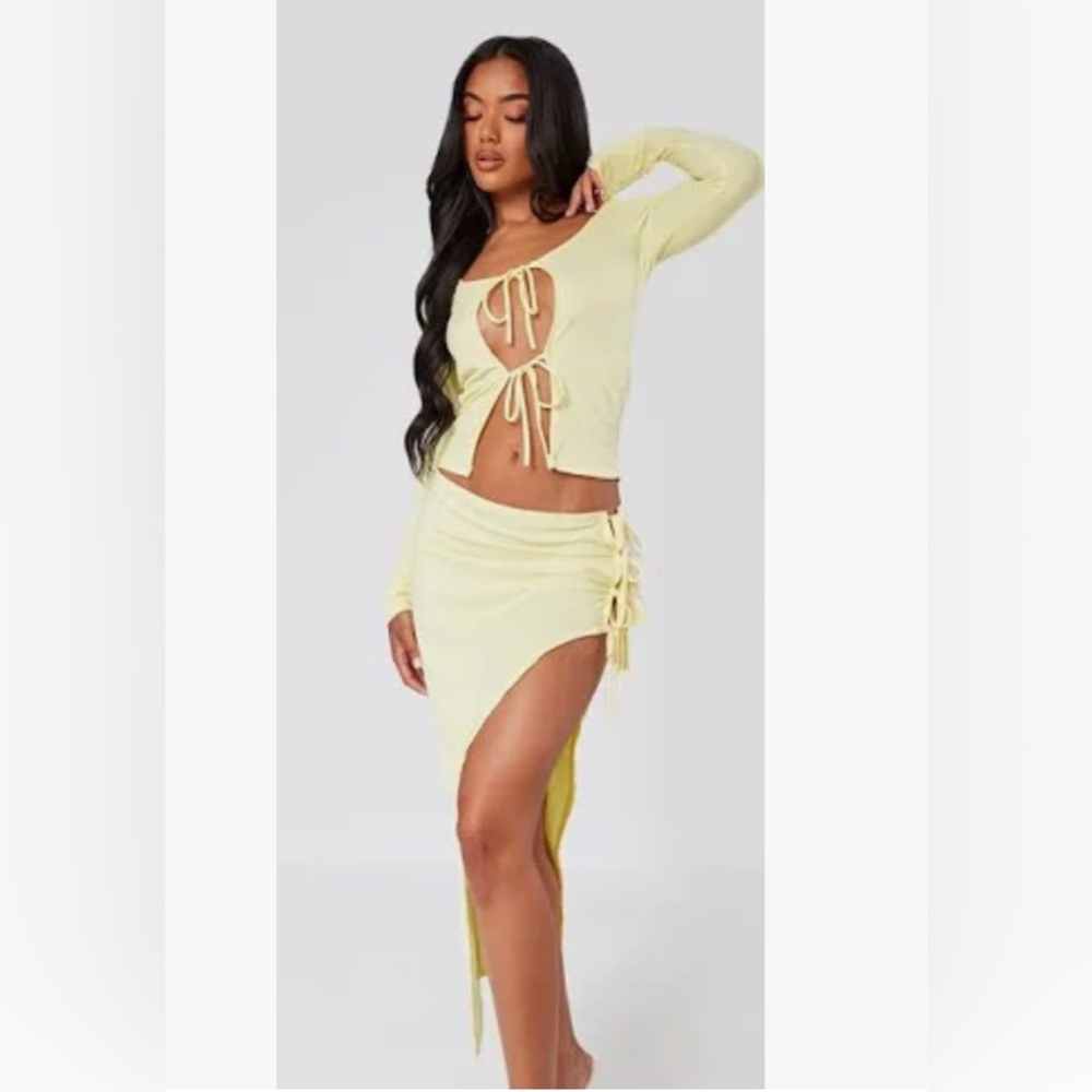 PrettyLittleThings PALE YELLOW RIBBED TIE DETAIL SKIRT SET